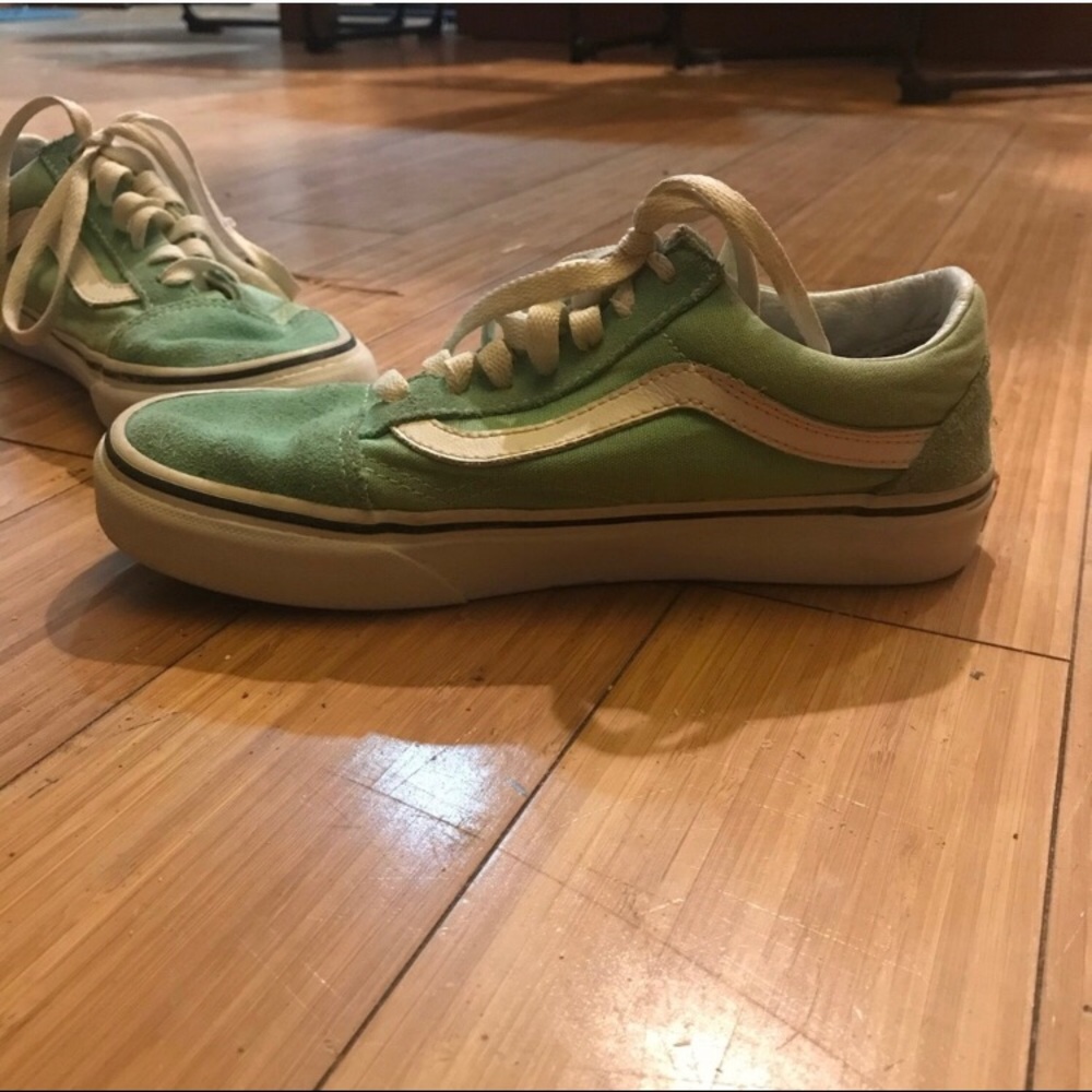 Vans - Picture 2 of 6